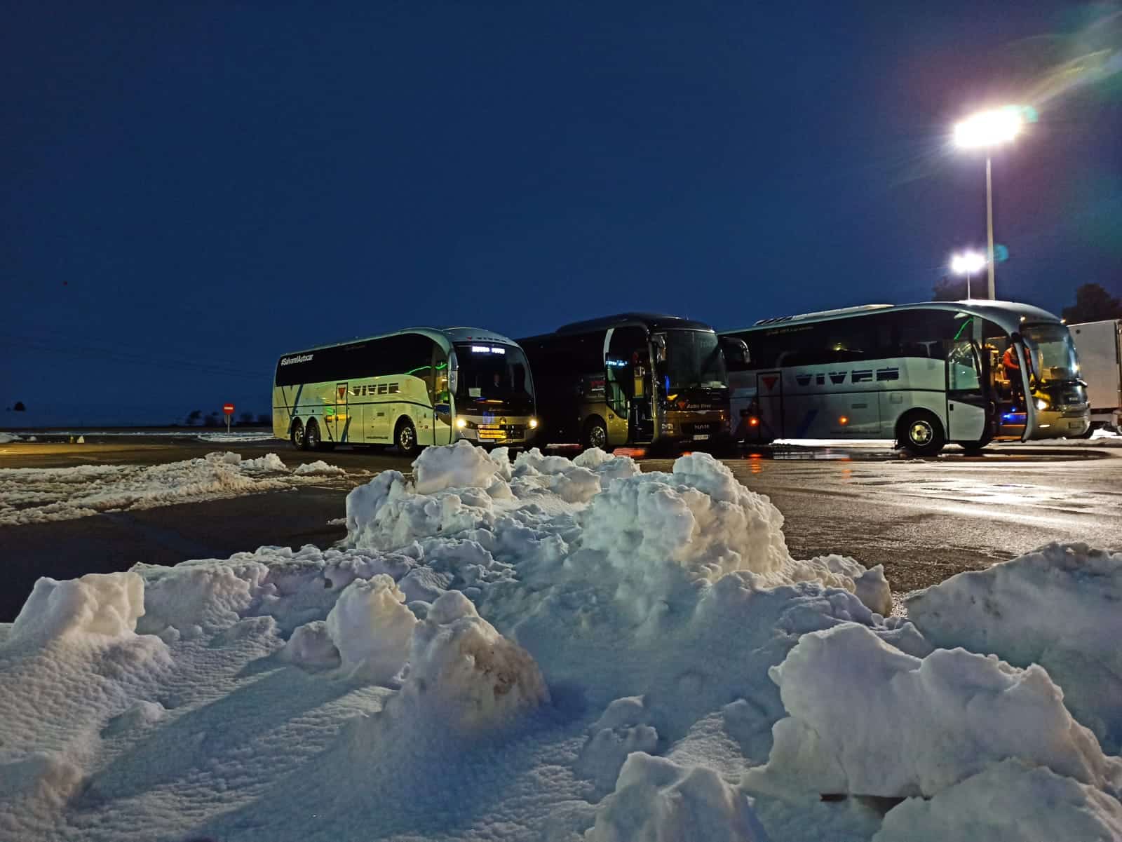 Autobuses ayudando en filomena